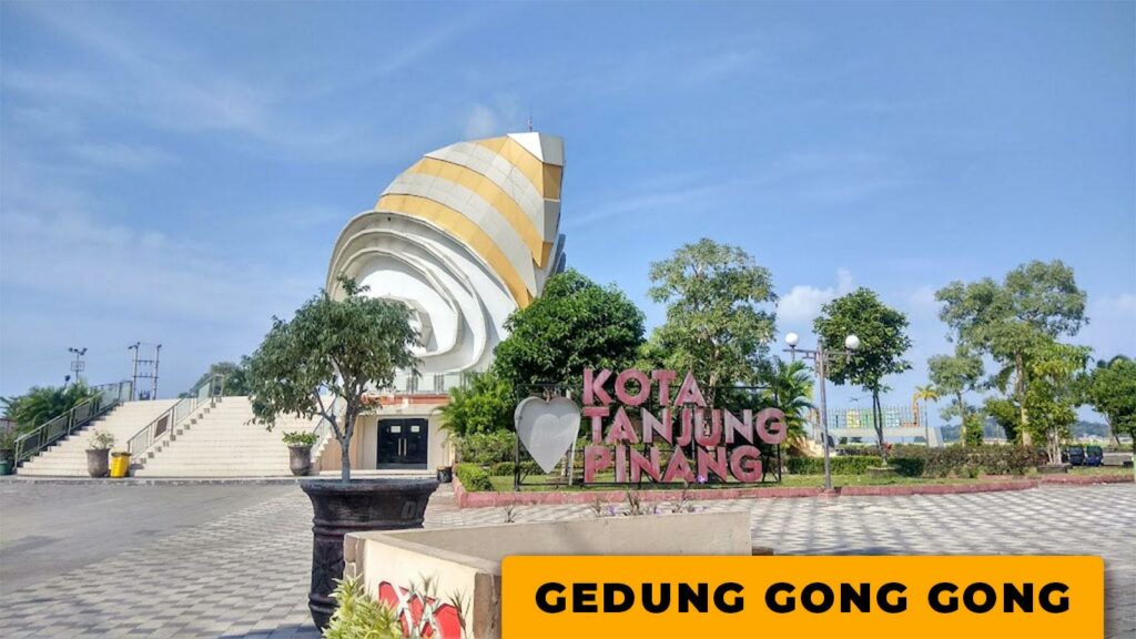 adulamtravel-Paket-2-hari-1-malam-Tanjung-Pinang-Bintan-(Gedung-Gong-Gong-Tj-Pinang)