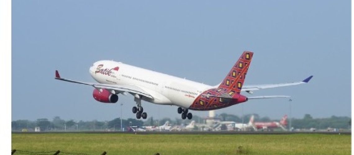 BLOG114 PENUMPANG BATIK AIR MENCOBA MERUSAK AREA PINTU DARURAT BERAHIR DIAMANKAN DI INDIA